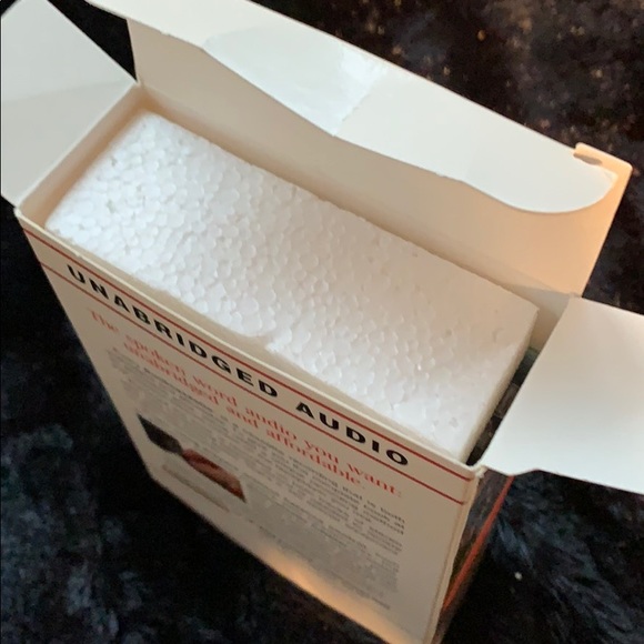 Audio Book on Cassette Clan of the Cave Bear - Picture 4 of 4